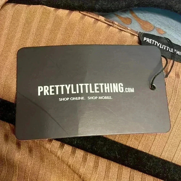 Brand new! PRETTYLITTLETHING Women’s Ribbed Dress w/ back cut out - Picture 9 of 9